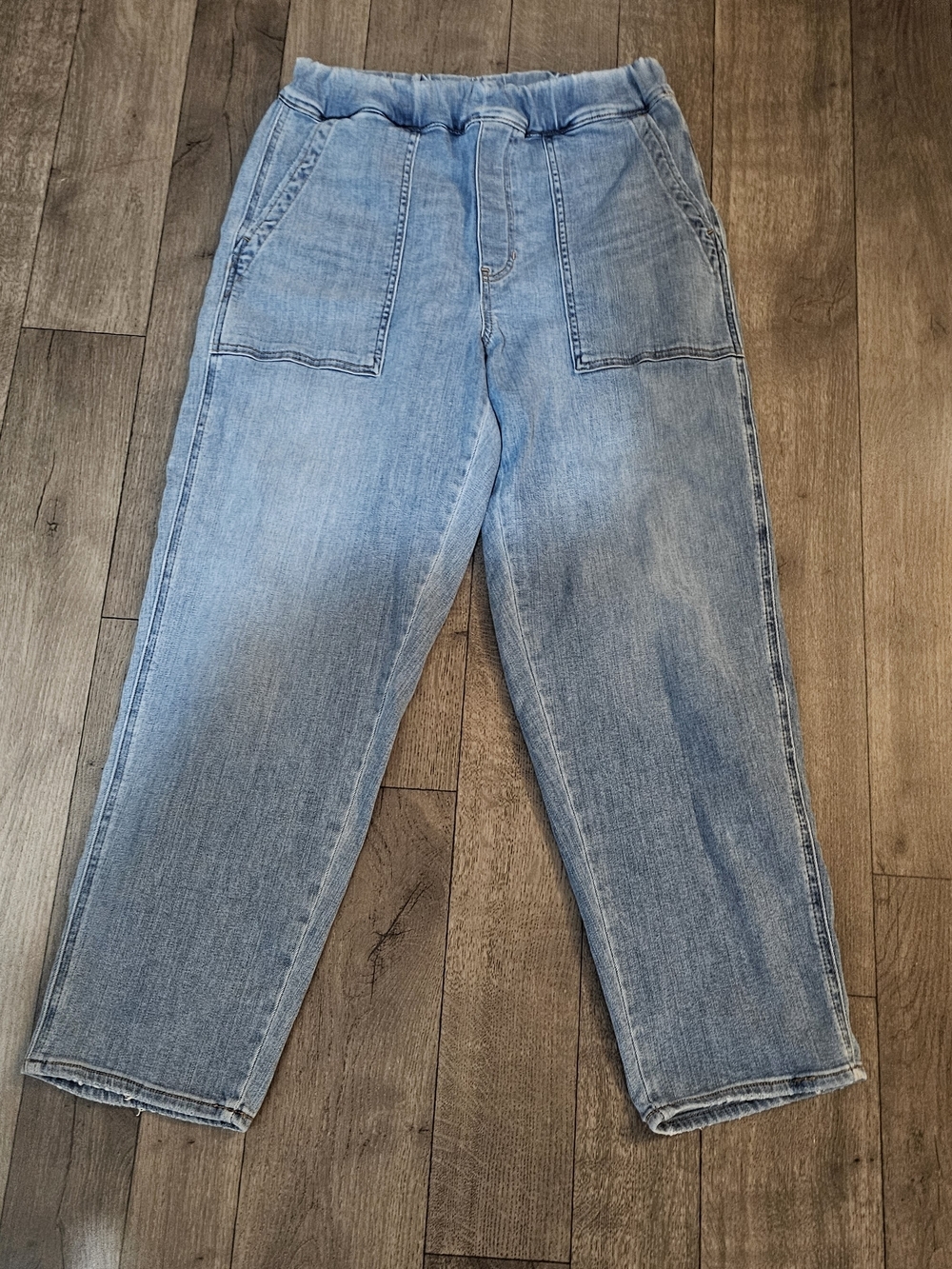 Madewell Pull On Relax Jeans in   Lisford Wash Size Medium {Bx26}